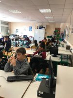 Cette image montre des élèves en classe utilisant le parcours Éléa.