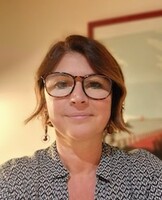 Mme Pinaud, principale adjointe